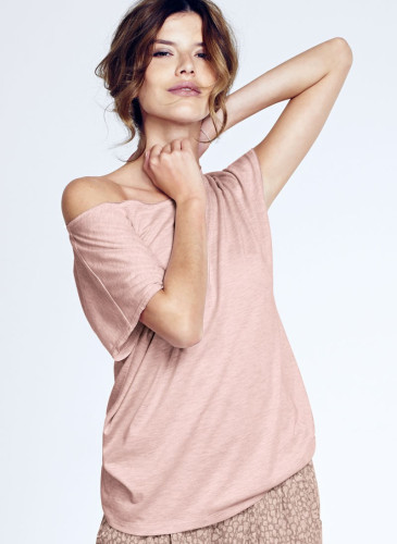 Triumph Lounge Essentials SS Top 01+Lounge Essentials Trousers 05