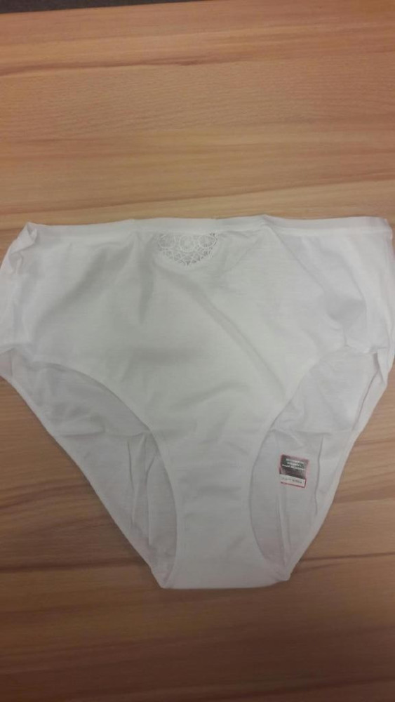 Nina von C. 70 160 762  figi klasyczne