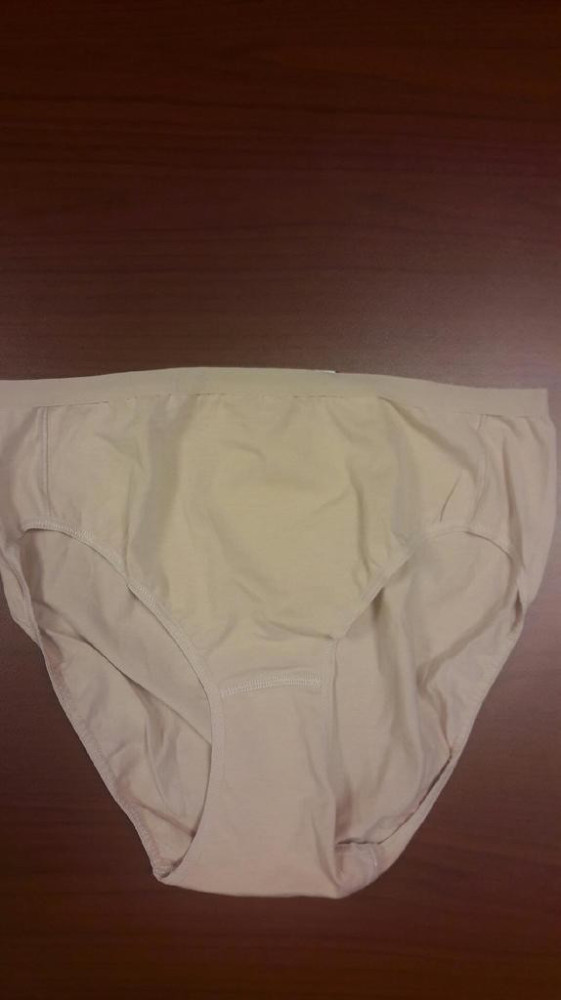 Nina von C. 40 20 122  figi klasyczne