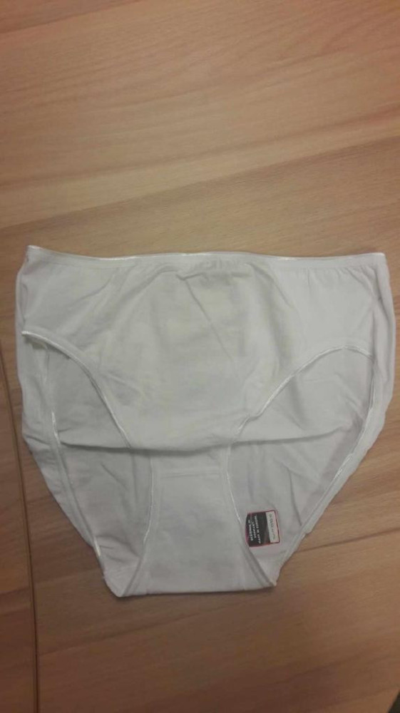 Nina von C. 433 50 119  figi klasyczne